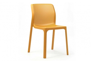 Пластиковый стул