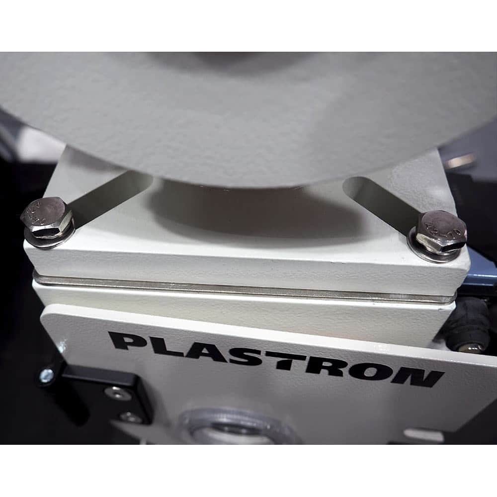 Регулировочные отверстия под различные типы оборудования