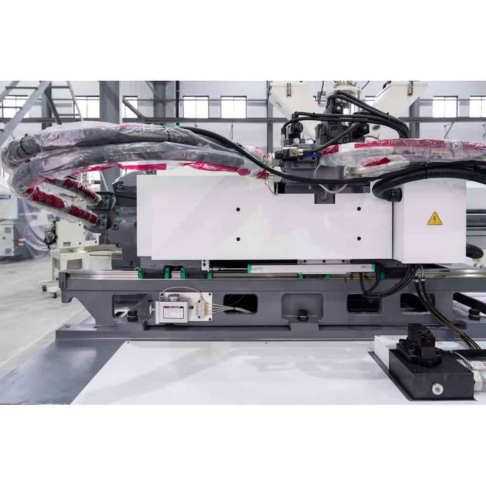 Линейные направляющие узла впрыска