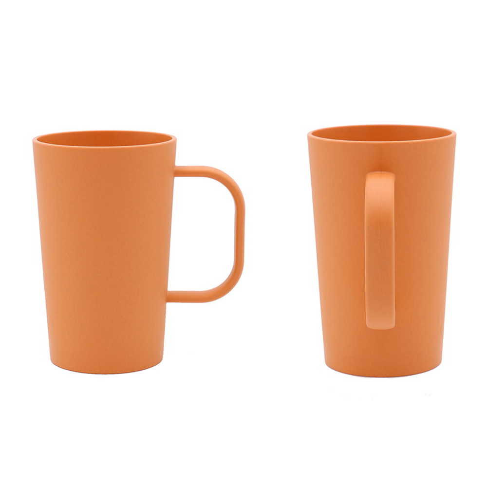 Оранжевый стакан с ручкой