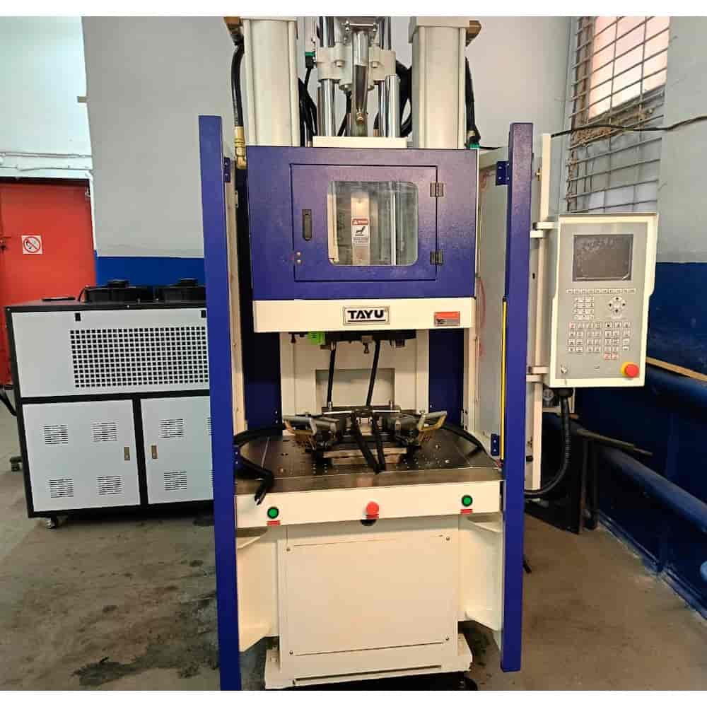 Вертикальный термопластавтомат TYC-400