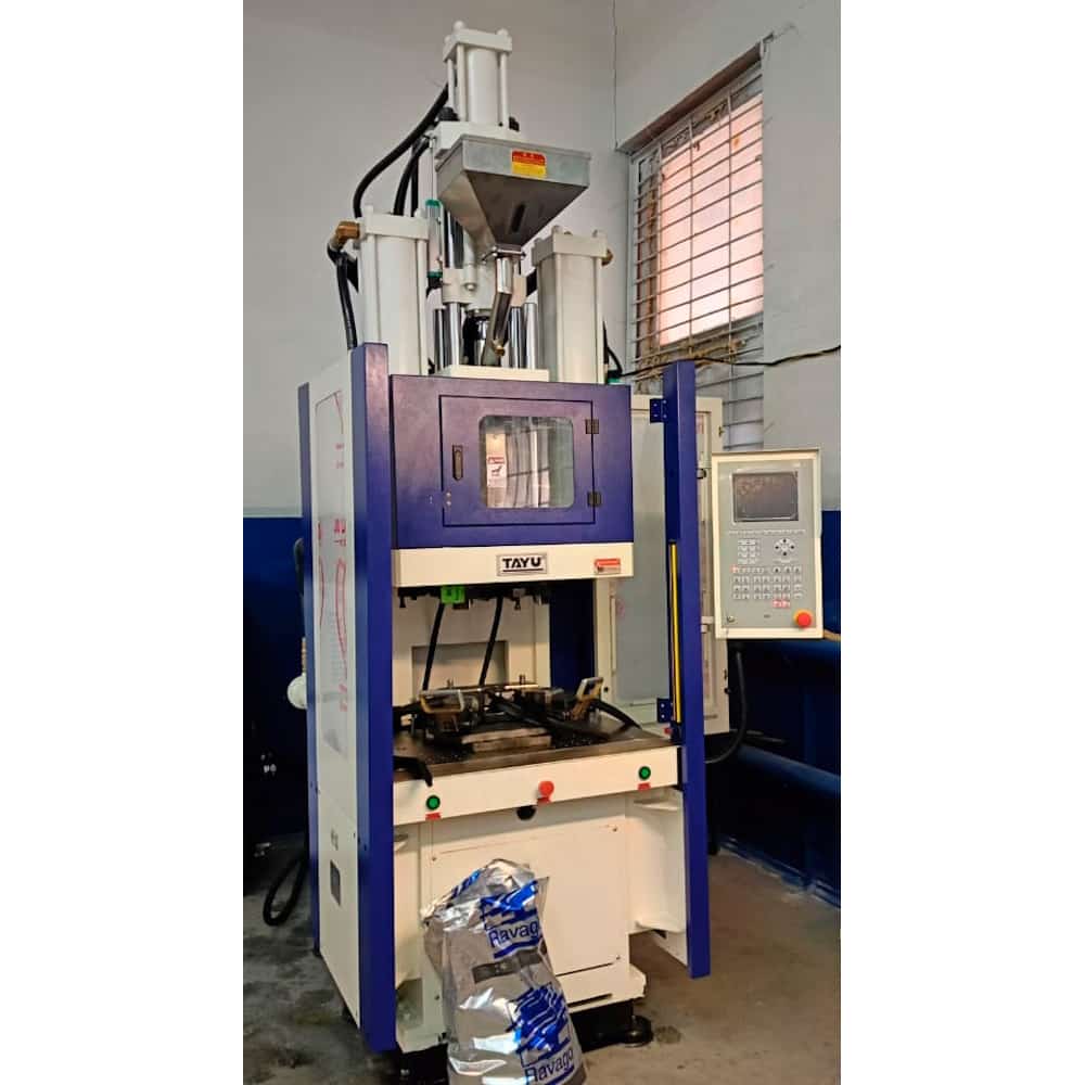 Вертикальный термопластавтомат TYC-400