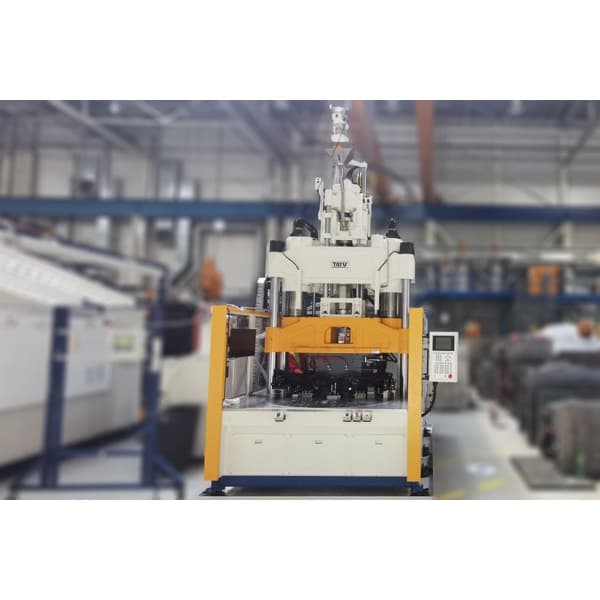 Вертикальный термопластавтомат TYU-21002R