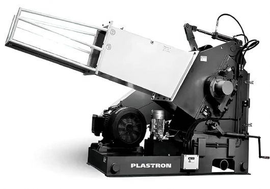 Дробилка для пластика PSP 400-500F двигатель 2.2кВт, производительность 800кг/ч