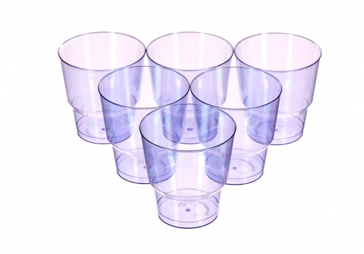 Пластиковые стаканы