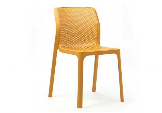 Пластиковый стул