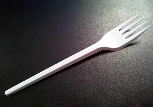 Одноразовая пластиковая вилка Одноразовая пластиковая вилка
