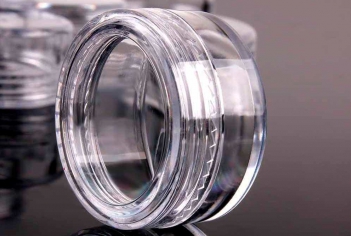 Прозрачная пластиковая баночка для косметики